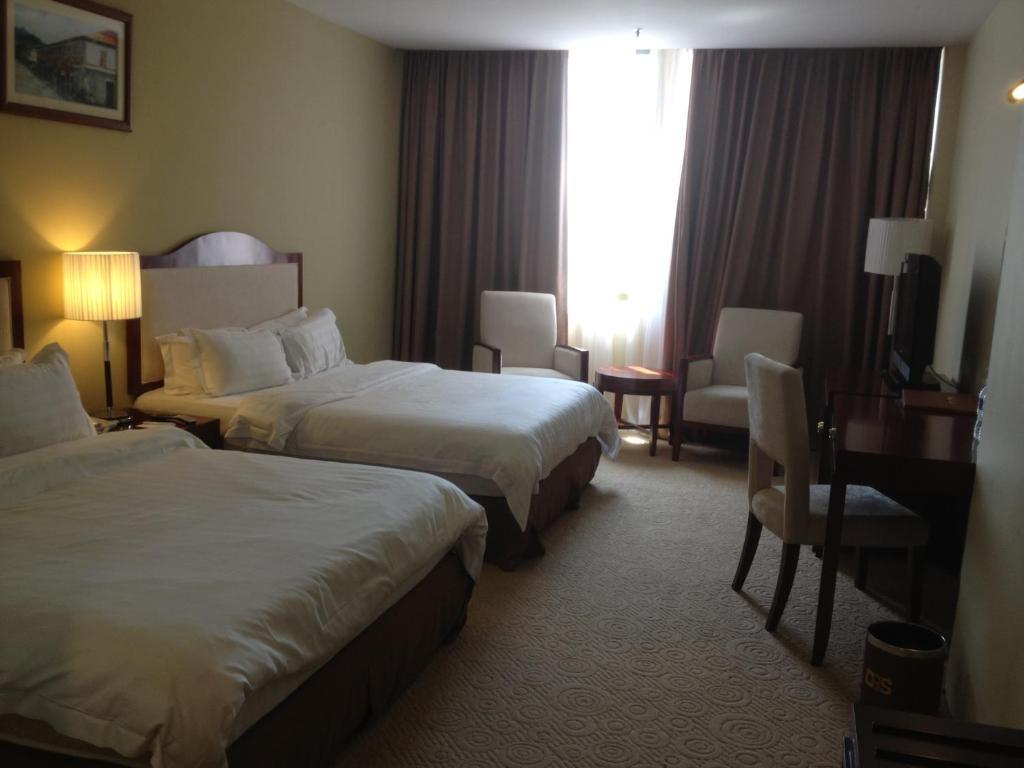 Gaya Centre Hotel 3*